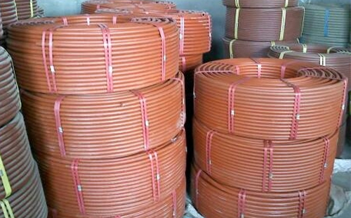 提升工程安全：聚乙烯(RPE)阻燃玛纳斯穿线管在现代建筑中的应用